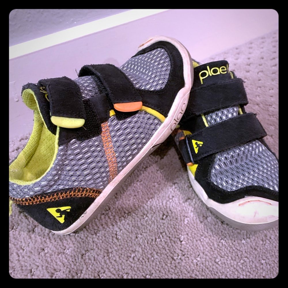 Plae shoes - toddler boy size 9.5